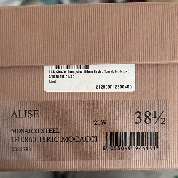 Gianvito Rossi, Alise silver mules. Gently used. Fits a true size 8 in women’s. - Picture 7 of 8